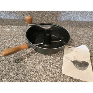 Nut Roaster‎ Pan Non-Stick Aluminum for Stove Top Unbranded Wooden Handles 10"